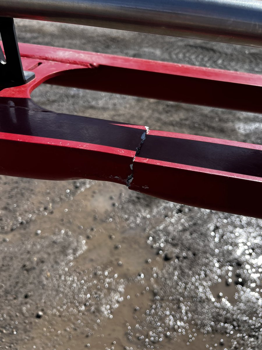 dustfrmer's tweet image. Any guesses on which aluminum repair job was me with a spool gun and a pro with a TIG. I think the they are similar 😂😉