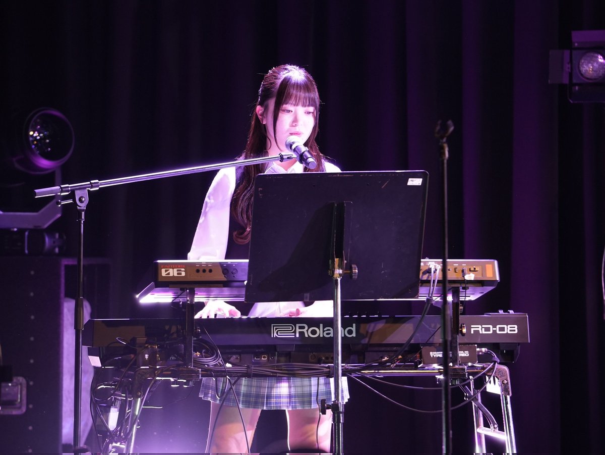 summer_nanairo's tweet photo. キーボード&コーラスのFUUAさん🩵
#FUUA @PUNKY_RAD_PINK #パラピン
#purpleRock #アイドル #idol https://t.co/hmwTfU0icQ