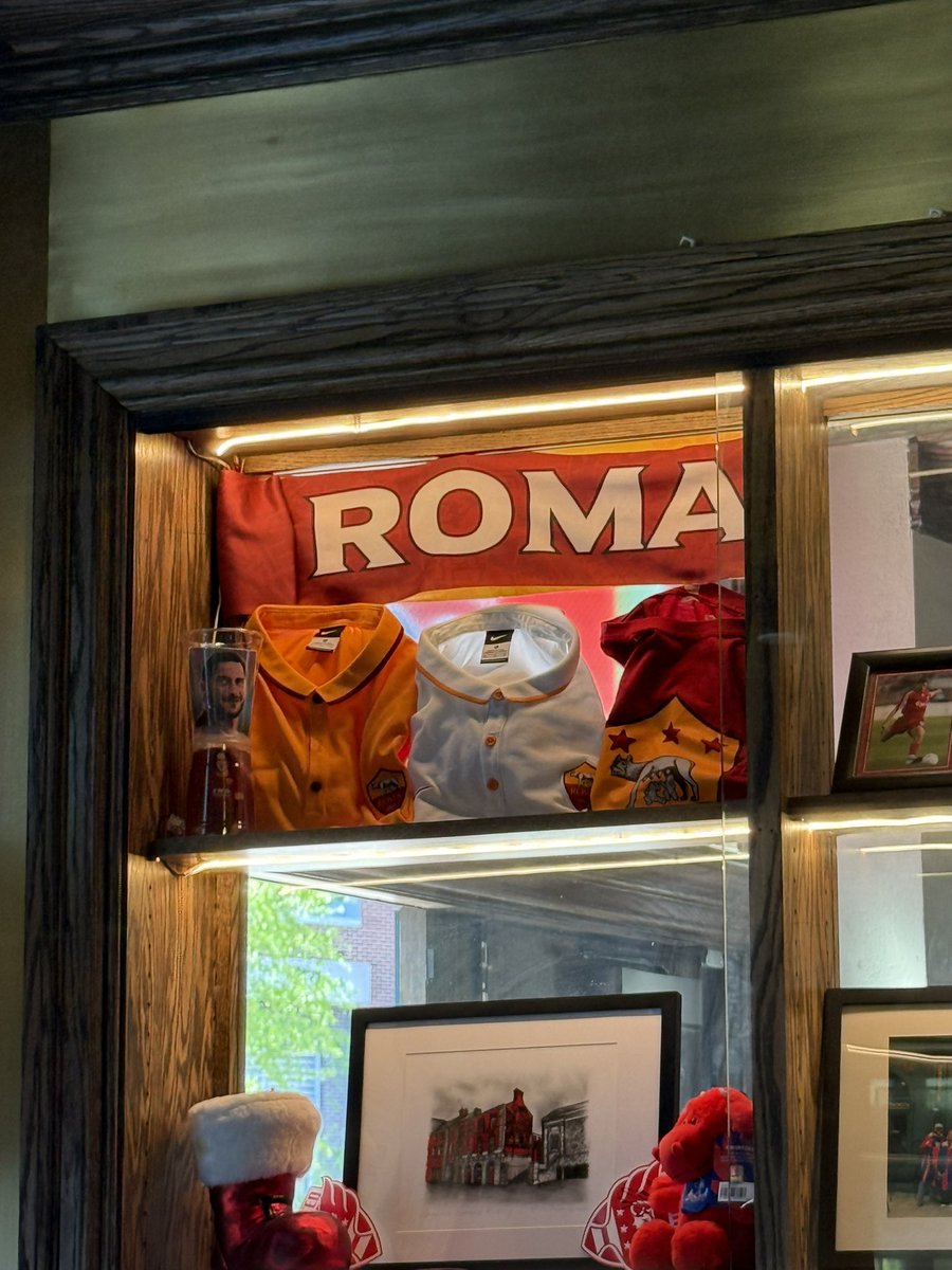 Capitale per la Capitale 🇺🇸🏛️🇮🇹

Unbeaten in 18, 44/52 points. What a performance today💥 This team is going to fight until the end! DAJJJEEE

#ForzaRoma #InterRoma #curvadc