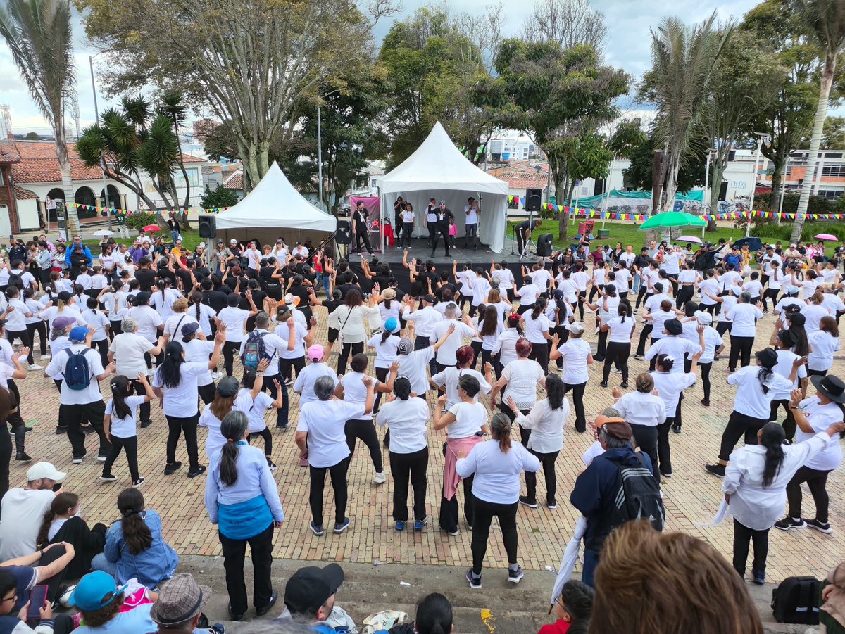 subaalcaldia's tweet image. #VenASuba

¿Habrá mejor forma de celebrar el Día Internacional de la Danza que con un increíble #flashmob ✨ en el que participaron casi 600 personas? ¡Así lo vivimos en Suba!