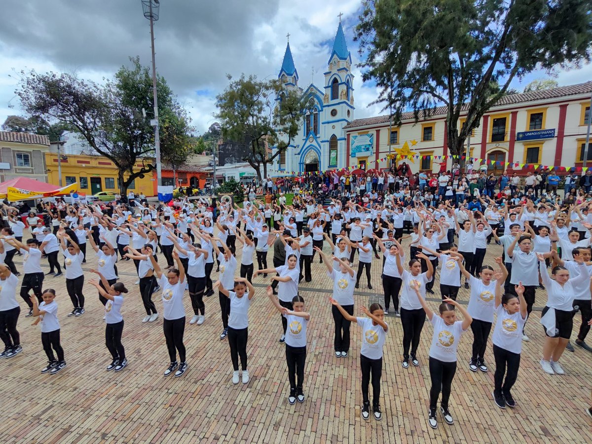 subaalcaldia's tweet image. #VenASuba

¿Habrá mejor forma de celebrar el Día Internacional de la Danza que con un increíble #flashmob ✨ en el que participaron casi 600 personas? ¡Así lo vivimos en Suba!