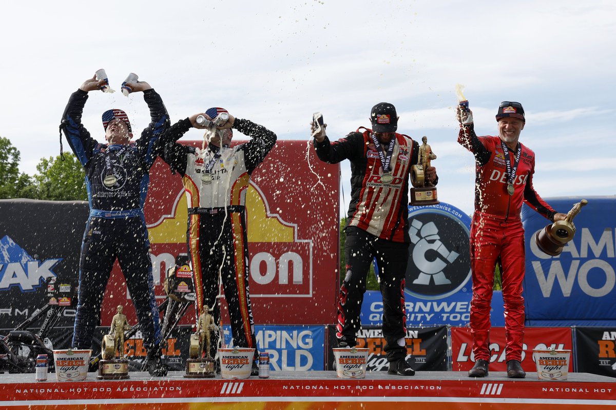 zMAXDragway's tweet image. An @AmericanRebel99 celebration!π»π»
@NHRA | #4WideNats