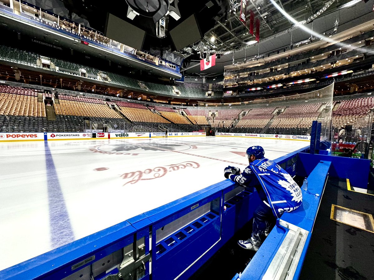 We win Tuesday night, Sens done in 5

We then face the Bolts next round and take them down in 6

On to the Hurricanes in Round 3 and take them out in 6

Finals vs the Blues and win it in 7

It will be something us Leafs fans will never forget, it will be glorious

Drought over