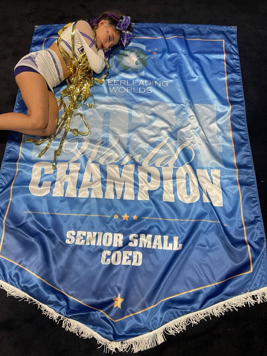 livinforssx's tweet photo. congratulations karsyn jade 💜 https://t.co/PIlekHayGU