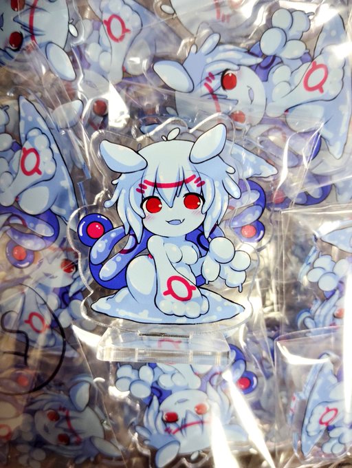 ぷりゅんアクスタ着弾!
自分のスマホカメラの性能が低いので明るくなっちゃってますが、現物の色はバッチリ原画通り再現されてとても綺麗です…!ray art works様 有難うございます🌸 