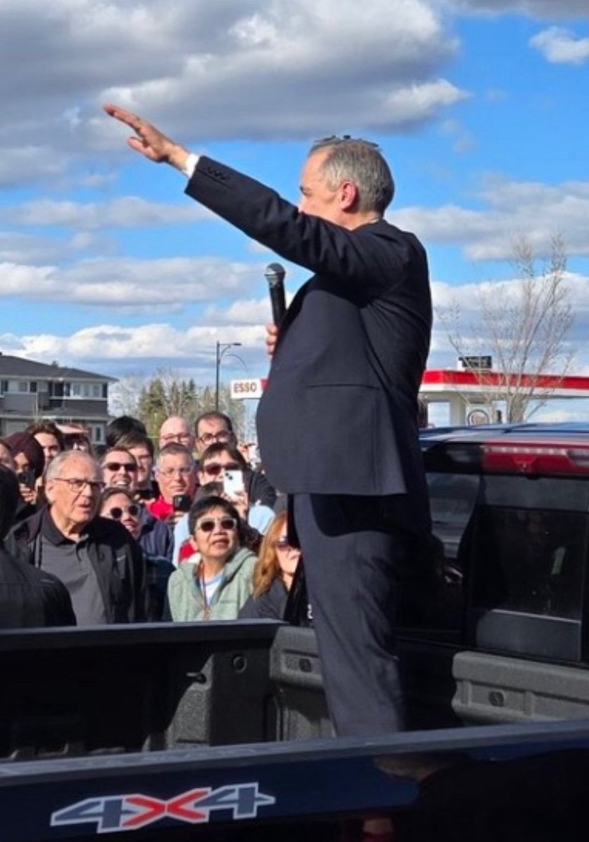 *Looks up history on the last guy that did this &amp; led a country*
🤔