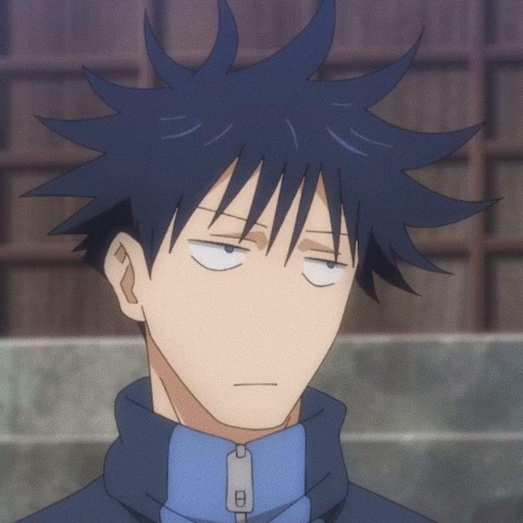 Está observándole fijamente el cabello.

—... Pareces un vagabundo ahora.

( * <a href="/HesRestricted/">𝐇𝙴𝙰𝚅𝚈𝐃𝙸𝚁𝚃𝚈𝐒𝙾𝚄𝙻</a> )