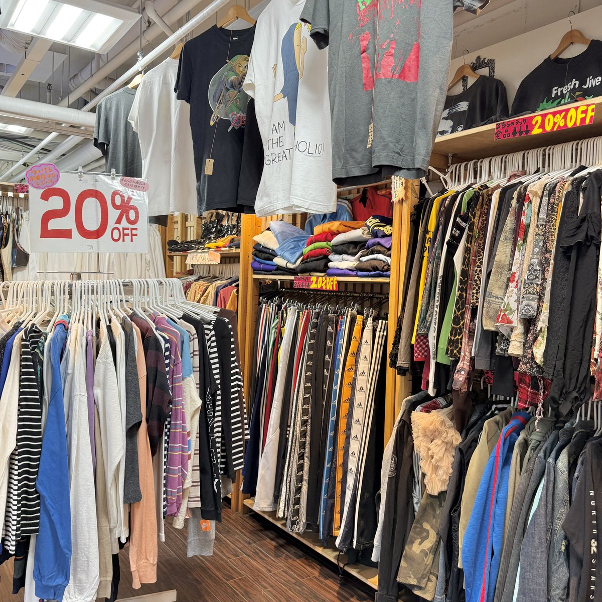 土日は沢山のご来店ありがとうございました✨🫶🏻
引き続き春アイテムMAX50%OFFのセール開催しております🚩♡
本日もよろしくお願いします♪