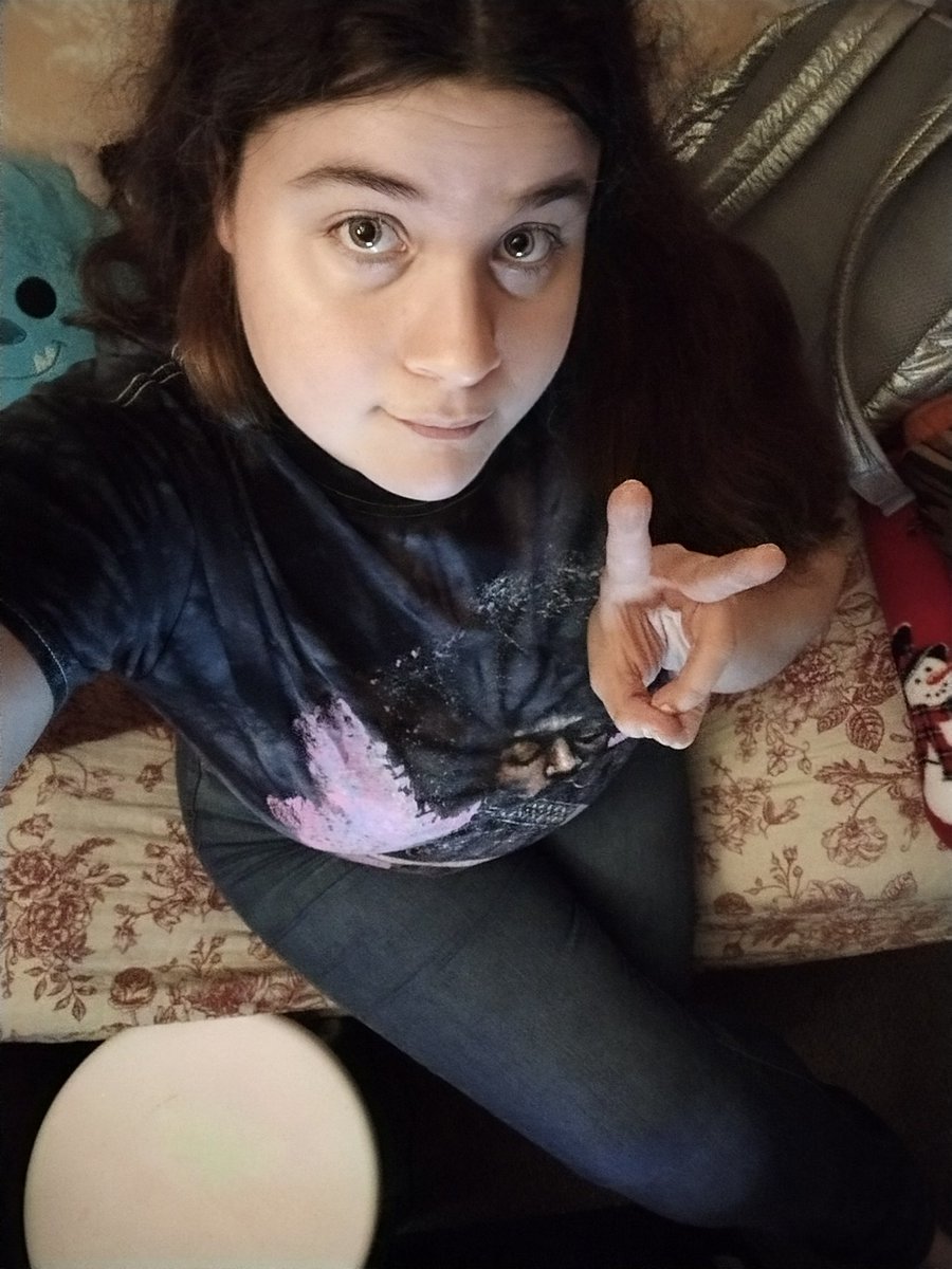RachaelSadlier's tweet photo. Hey you Fantastic Guys 👋😁 Hope everything is going well ❤️
#me #selflove #selfie #leo #selca #hair #brunette #myface #face #body #bodypositivity #hairdown #jimihendrix #tshirt #bootcutjeans #OOTD #mirror #mirrorselfie #howsitgoing #youguysarethebest https://t.co/h9ZEK3y7HQ