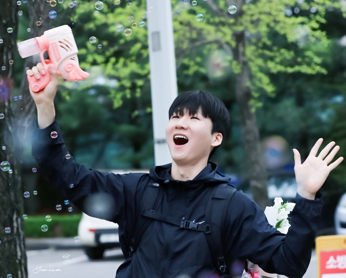 2025.04.27 적벽고양 퇴근길
이건희배우님

#적벽 #군사_유비_  #이건희
#고양어울림누리 #어울림극장

배우님!!비눗방울컷 포토제닉입니다 ㅎㅎㅎ