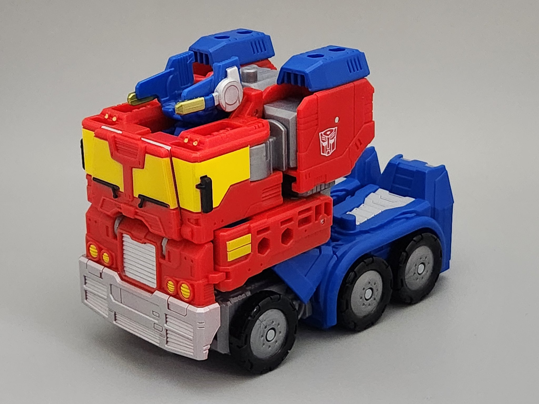 Takaratomy new Beast combiner(?) lineup 