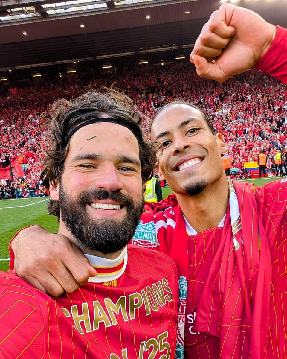 mar_2_ber's tweet photo. Congratulations, Ali for winning the 24/25 Premier League title ❤️‍🔥🏆

20th for Liverpool 🔴 2nd for @alissonbecker 🇧🇷

#mar2ber 
#alisson #alissonbecker #premierleague #liverpool #premierleague https://t.co/sdghACxTq1