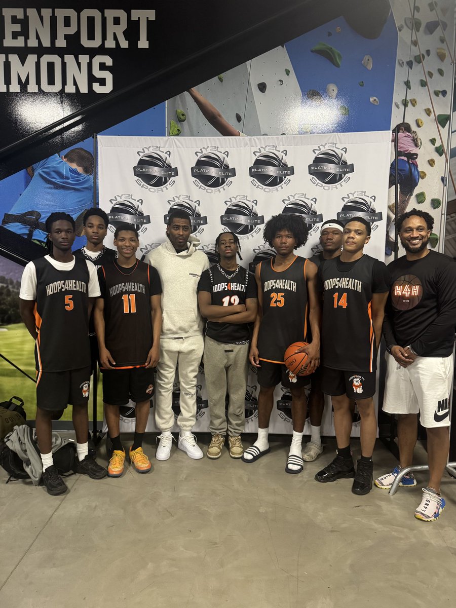 🚨 With teamwork, grit, and toughness 17u  stood on business with a 4-0 weekend @ #ny2lasports Spring Extravaganza with double digits wins against:

Missouri Phenom ✅
M14 Hoops Gold 3SSB ✅
Davis Brothers Elite 3SSB✅
Team Herro ✅

Top performers from game 4

Kendall Bosby