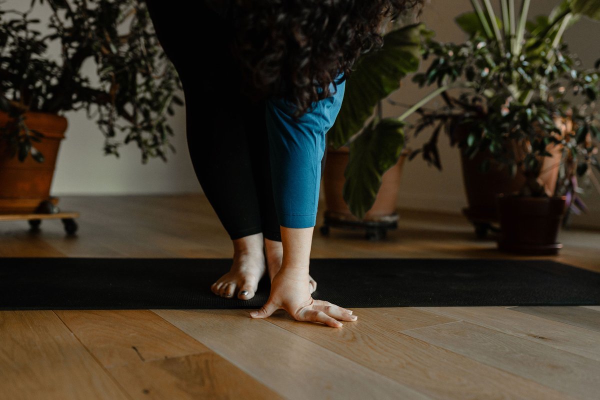 Reconnect for balance and clarity is our latest newsletter. Check your inbox, spam or promotion folders today! Let's honor this super new moon in Taurus for the next month through reconnecting with places, people and experiences that nourish you. - mailchi.mp/yessyogastudio…