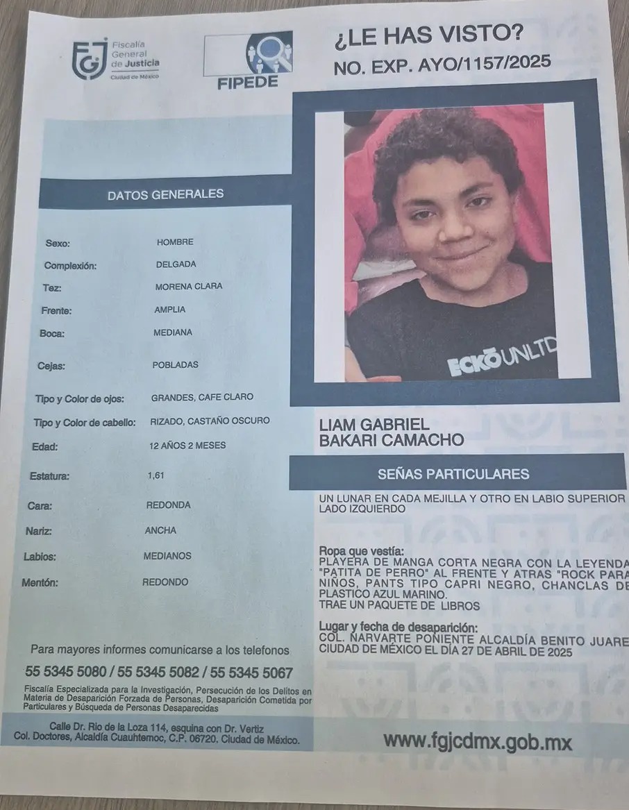 Hola, por favor ayúden a difundir, este muchachito es hijo de una amiga periodista muy querida y está desaparecido, porfa ayuda en sus redes.