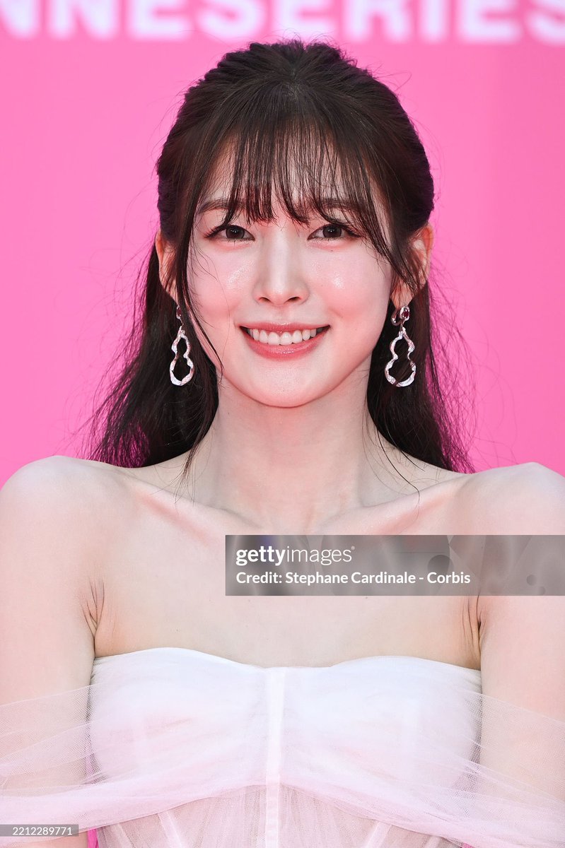 bae2209's tweet photo. Getty images but you are Choi Arin 🙈 https://t.co/uNqh90lihC