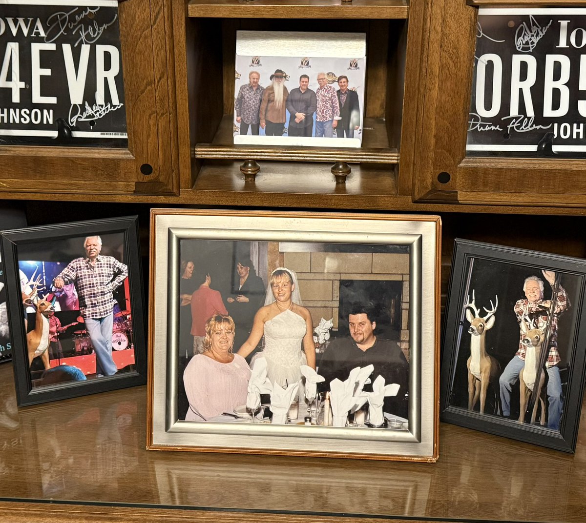 20 years ago last night, I lost my wife, Kelly, to breast cancer..  As I sit here alone tonight in this big empty house and reflect.. hold your loved ones tightly while you have them, they can be taken from you in an INSTANT.  Time does NOT heal all wounds. It only helps you cope