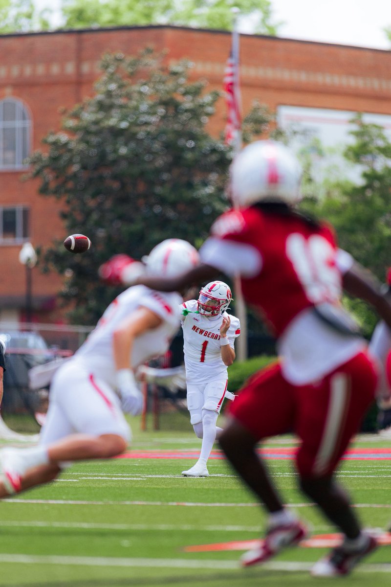 Newberry_FB's tweet image. 𝐒𝐂𝐀𝐑𝐋𝐄𝐓 𝐯𝐬 𝐖𝐇𝐈𝐓𝐄
#WeAreOne | #getNorgetOUT🐺