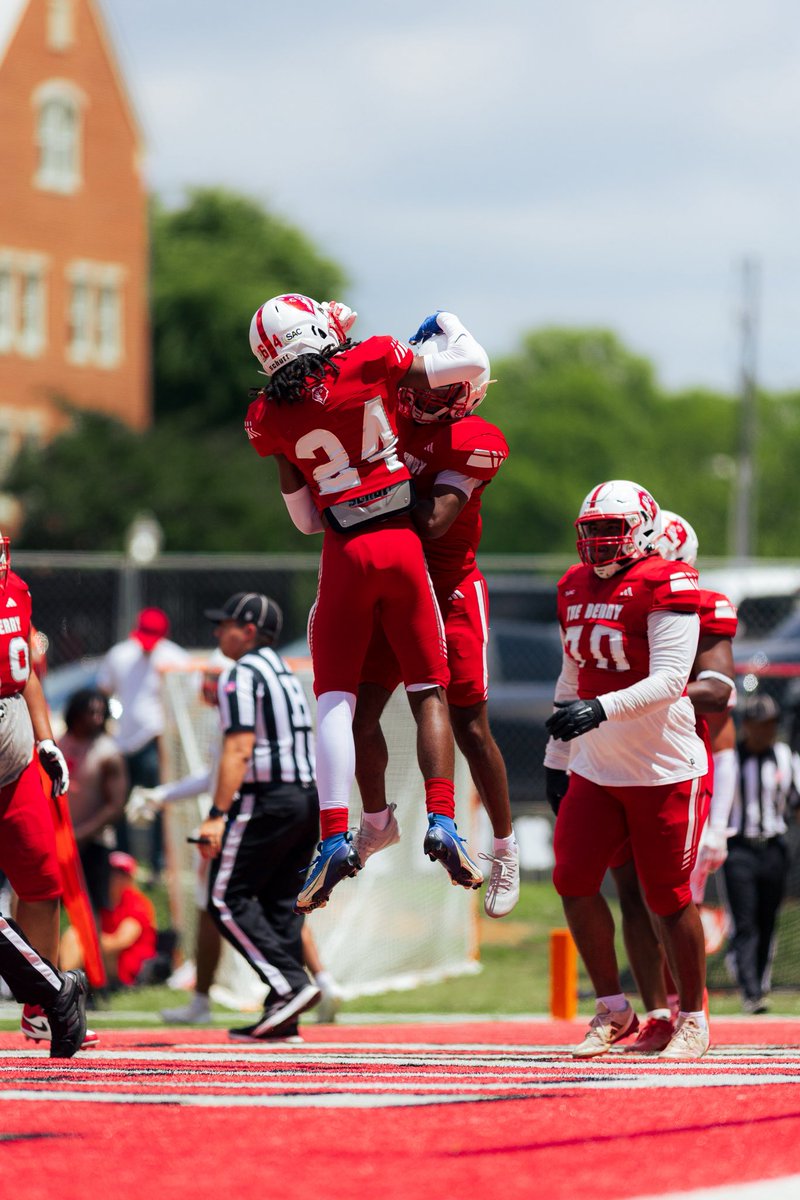 Newberry_FB's tweet image. 𝐒𝐂𝐀𝐑𝐋𝐄𝐓 𝐯𝐬 𝐖𝐇𝐈𝐓𝐄
#WeAreOne | #getNorgetOUT🐺