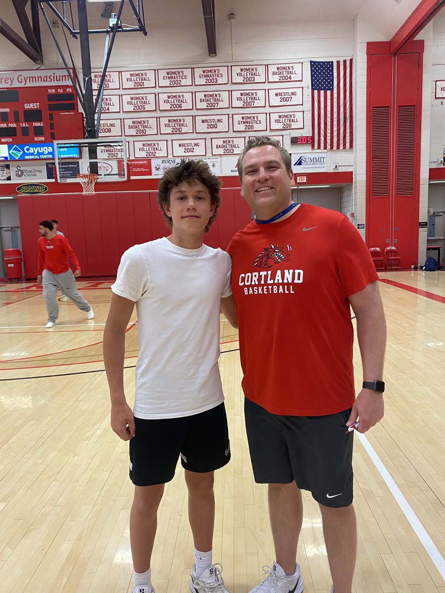 Starpointhoops's tweet image. Huge thanks to @benwalters42 @coachstaze @MoKearney & the @CStateMensHoops players for an awesome clinic! Well worth the trip! #thePOINT