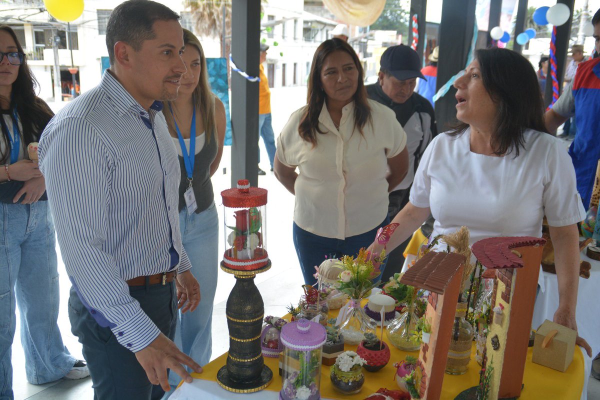 zona_loschillos's tweet photo. 🖼️ #DesarrolloLosChillos | Inauguramos la Galería Cultural El Tingo junto a  emprendedores y comunidad.

Parte de las iniciativas y prioridades del Alcalde @pabelml es la recuperación de espacios públicos que impulsan la economía y la cultura de Los Chillos.

#QuitoRenace https://t.co/uJWjCB5AL3