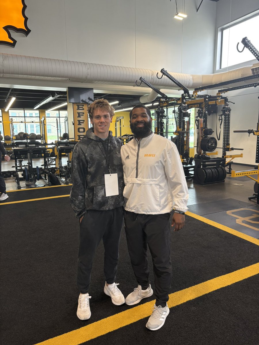 CaleWilliams15's tweet image. Thank you @OttawaBravesFB for inviting me to an excellent junior day and spring showcase! I had an amazing time touring the campus and learning about your program.  @CoachNickDavis @Coach_CAnderson @CoachCPorter @OEHawksFootball @CoachHoover