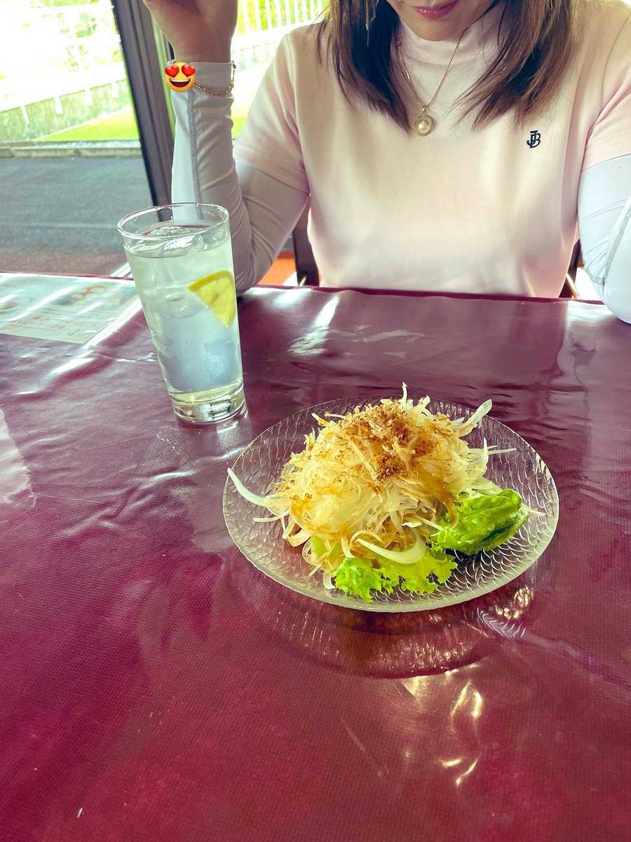 今年のGWは北上しながらのゴルフ⛳️
東北まで行く予定🗓️です♪
昨年は仲良しさん達と北の大地~めちゃくちゃ楽しかったな~食べ過ぎちゃって😋
今年は夫婦で満喫しま~す。ゴルフは難しい🤨な〜