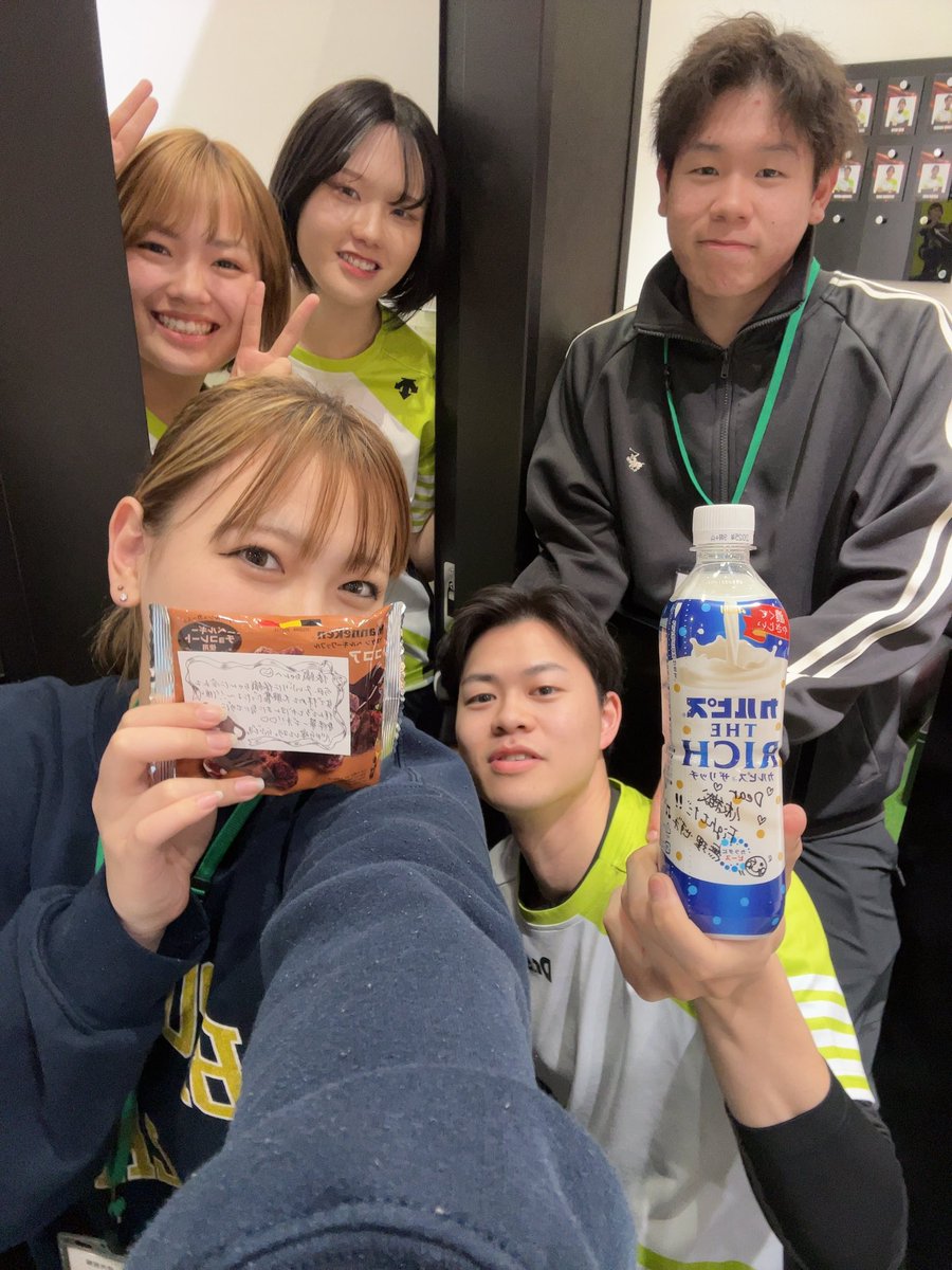 戎井依織 tweet media
