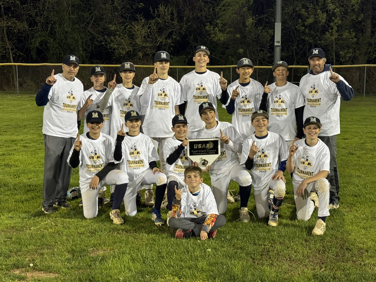 MiddEagles's tweet image. 13U Middletown Eagles wins @USABL1  Gold Glove Classic tonight by the score of 13-10 after being down 7! Congrats to the boys on a great day going 3-0 in pool play to bring the 🏆 home! Fly Eagles Fly!🦅 🦅🦅🦅🦅🦅 🦅 🦅 🦅 🦅 🦅 🦅