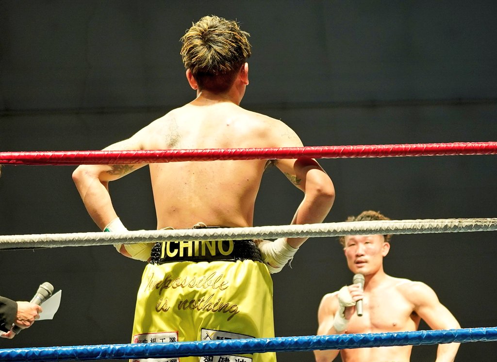 E3_bkmma1's tweet photo. 2025/04/27　REALFIGHT10
濱口人夢選手 引退式

福重浩輝選手とのヘッドギアなしのバチバチな打ち合いエキシビションマッチ
ヒロキング選手やからできたエキシやと思う

10カウントで最後まで止まらない拍手

愛されてたボクサーのホントに最後のリング
この日この時間この場所にいられたことが幸せ https://t.co/Gwy1GHHAXT