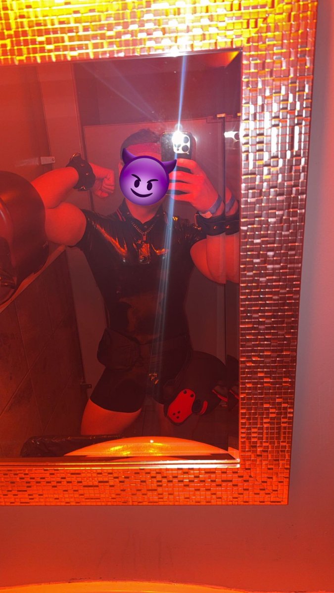 5 years of being a horny, eager sub on the internet… how time flies when your a good boy! What better way to celebrate then gearing up and having a drink. Cheers 🍻