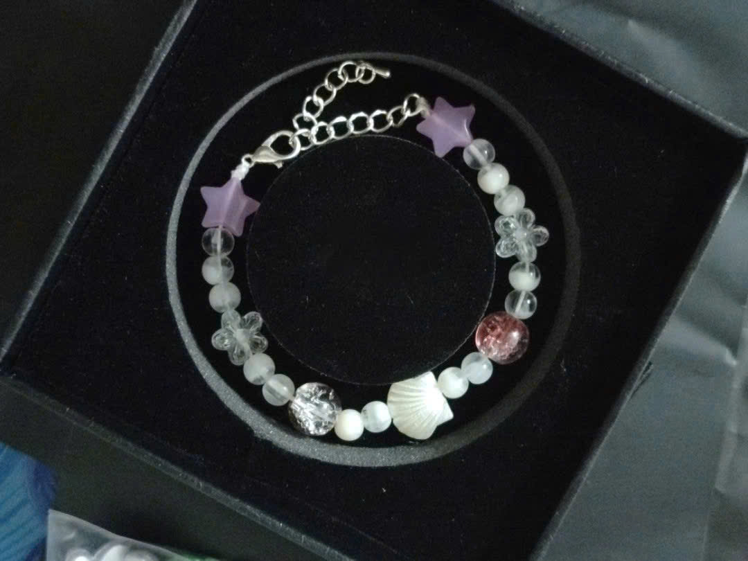 gocnho_handmade's tweet image. Chiếc vòng tay này được thiết kế đặc biệt với tông màu xanh lá tươi mát, mang lại cảm giác nhẹ nhàng nhẹ nhàng và gần gũi với thiên nhiên.
#VongTay #TrangSucTuNhiên #ThoiTrang #PhuKien #HandmadeJewelry #GreenStyle #EcoFriendly