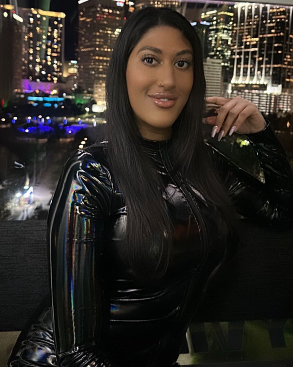 platinumpussssy's tweet photo. Your Dommy Mommy 😈 #dominatrix #miamibased #findom #bdsm #dominantfemale #domme https://t.co/LXYqjxU8sY