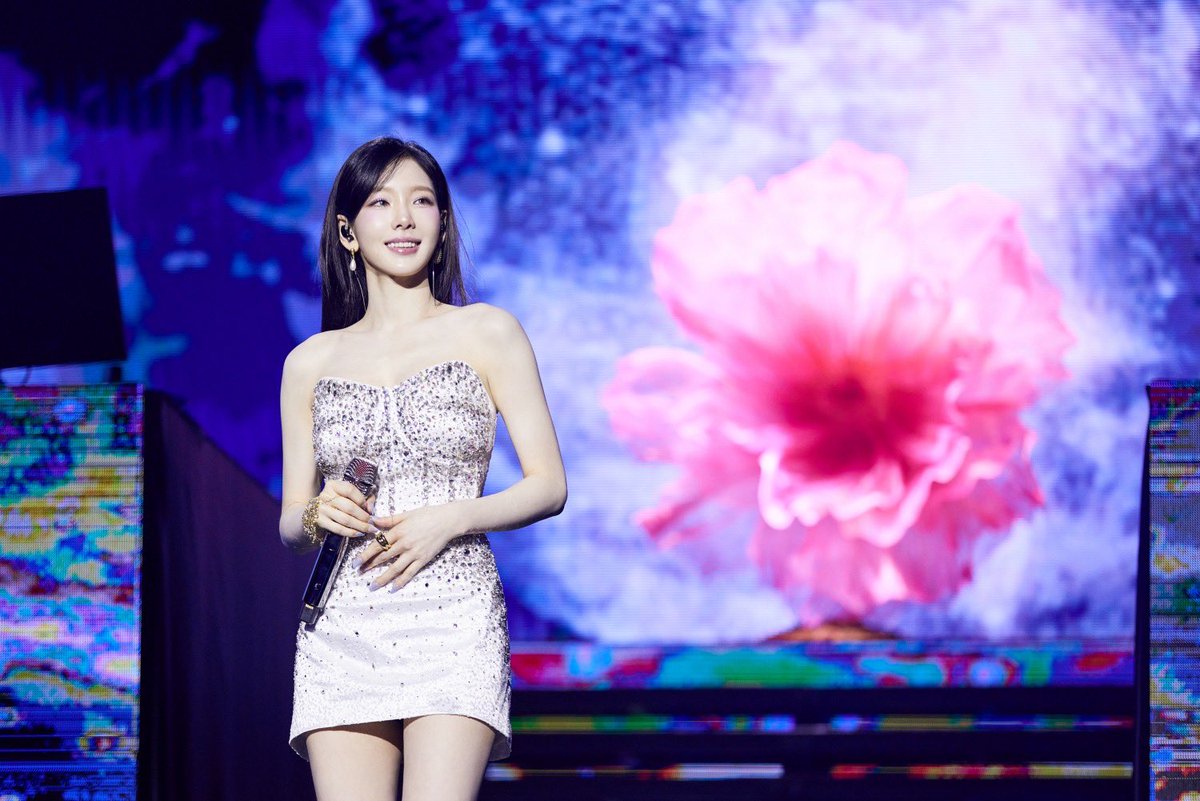 SMTOWN tweet media