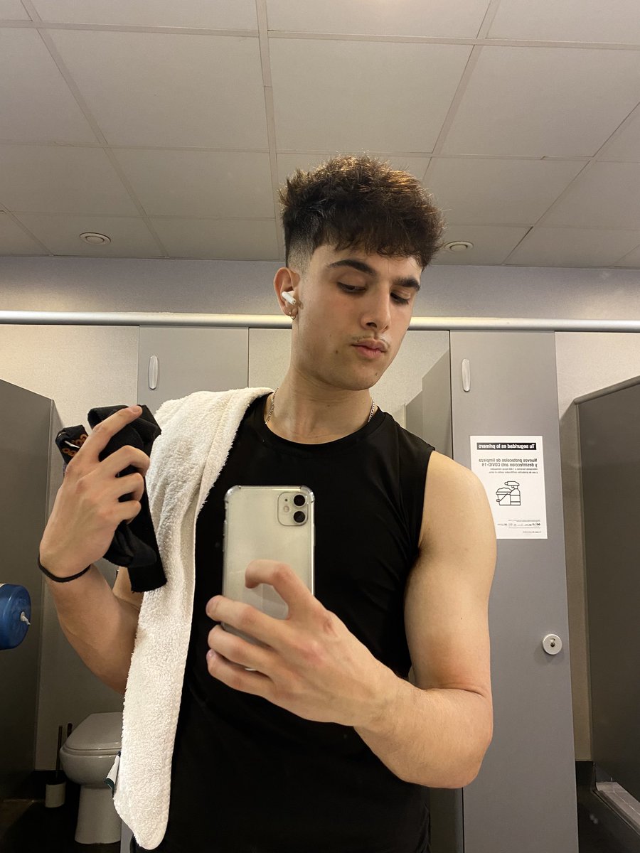 AlphaaDavidd's tweet photo. estamos de vuelta cuenta nueva tributos nuevos #paypig #findom #sumiso #moneyslave https://t.co/o14PCB9Lsu