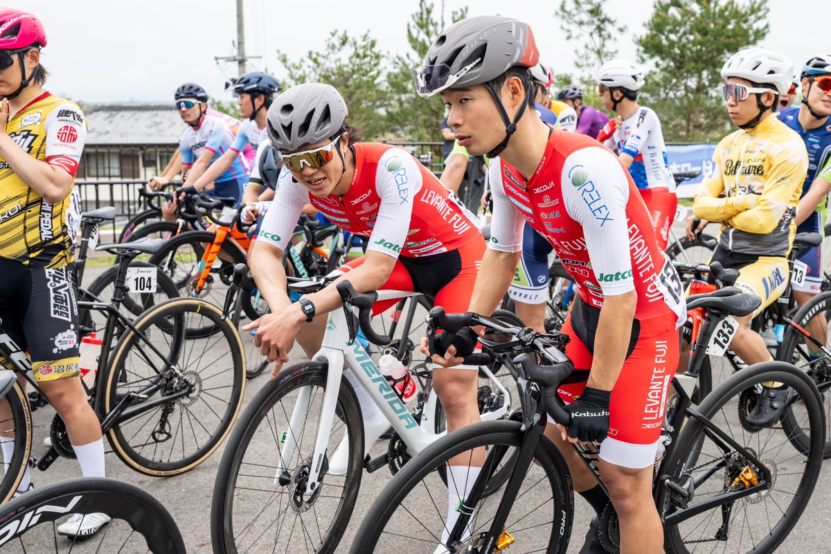 levantefuji's tweet photo. 【59回 西日本ロードクラシック/第6回播磨中央公園ロードレース】
2025シーズン新機材を投入した本レース!
レースフォトを公開します!
📸 → @alljapan1990
#レバンテフジ静岡 #jbcf #roadrace #cycling #harima #hyogo #meridabikes #ogkkabuto #sellesmp
#mizutanibicycle #panaracer #magene #growtac #footmax #bodytoughness #manys #hagoromofoods #lezyne #decoja #karadafactory #itoen #wakos #トヨタユナイテッド