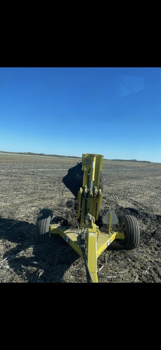 SampleAgri's tweet image. #degelmanYETI @DegelmanInd rock digger for the win!