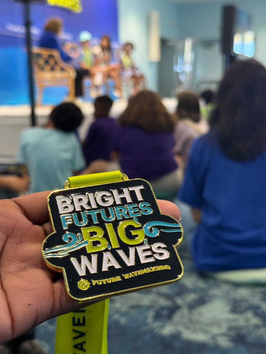 Dr_WhiteEdu's tweet photo. Congratulations to @EmeraldCoveMS for receiving this year’s $10,000 Future Wavemakers grant at the Kid Summit this Saturday! The energy in the room was electric, it was so inspiring to see the next generation come together. @SylviaEarle @pbcsd @PBCSTEM @DiamondViewEle @centralPBCSD @southPbcsd @RachelCapitano @msmartello2
