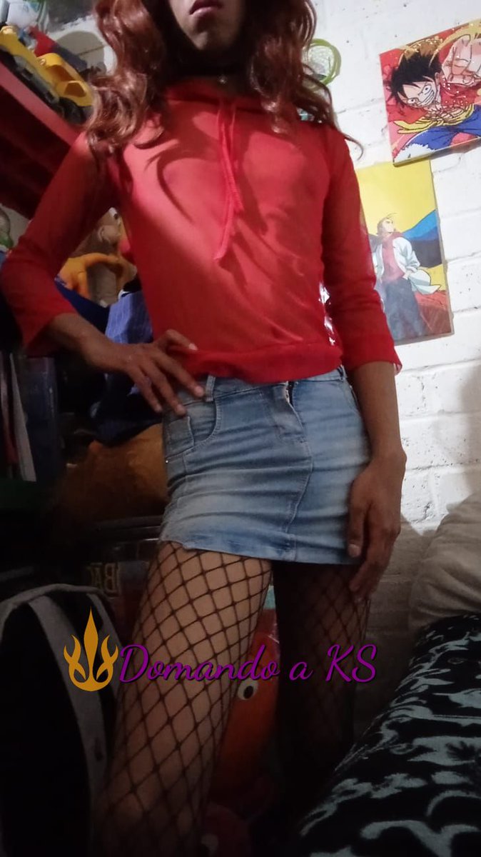 Vistiéndose para mi 😉 #travesti #trans #sumisa
