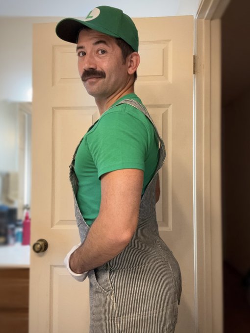 Watch Bobby Baby (NYC 8/29-9/4, STL 9/4-9/7)'s leaked NSFW photo on TwXstars