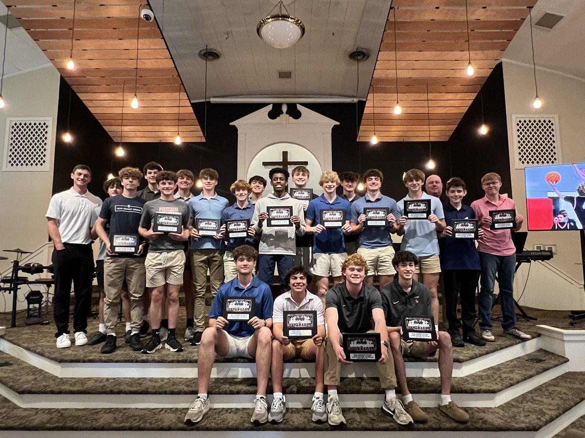 LenoirCityHoops's tweet photo. Ended the 24-25 season today with a banquet celebrating our guys and families and then had some fun at @Topgolf. These are awesome young men. Excited to see our seniors make a difference in their next chapter and looking forward to next season with everyone else. Go Panthers! https://t.co/IsNt6vzhQ1