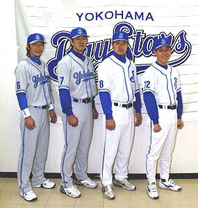 この時の交流戦ユニフォームに倣ってグレー入れたらしい 今回のは