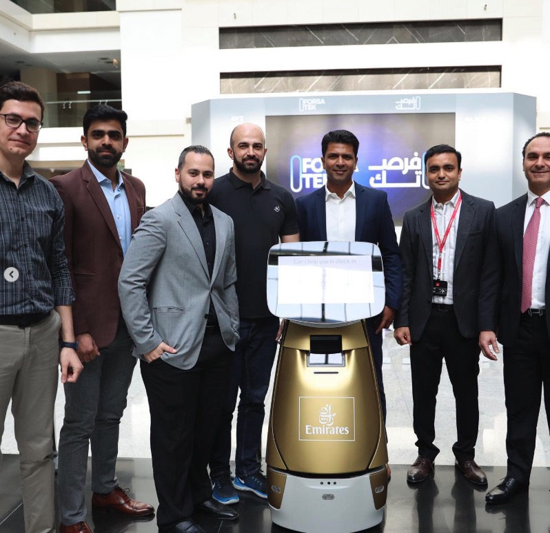 Terminus_group's tweet photo. Meet the cool self-service check-in #robot at #Dubai International AirporT3!🤖📷@Emirates
@DubaiAirports
The #TerminusGroup #smart assistant is now online, and you can #easilycomplete the check-in process with one click ✈️ #SmartTravel #DubaiAirport #Terminal3 #DubaiAirport #aiot https://t.co/y4KMi58QJq