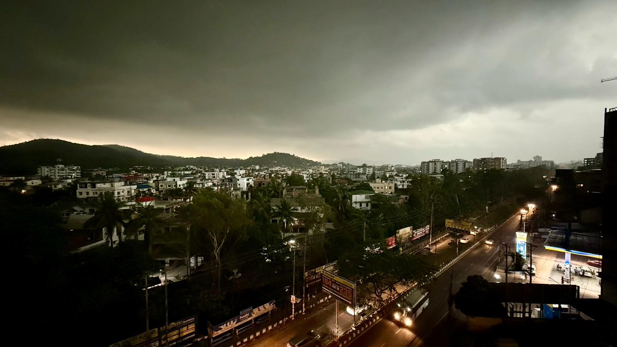 Where the horizon blurs and the heaven sighs and the Mornings are written in Rain ! 

Good morning !💫✨

#Guwahati at 7.28 AM today ! 
#RainyDay