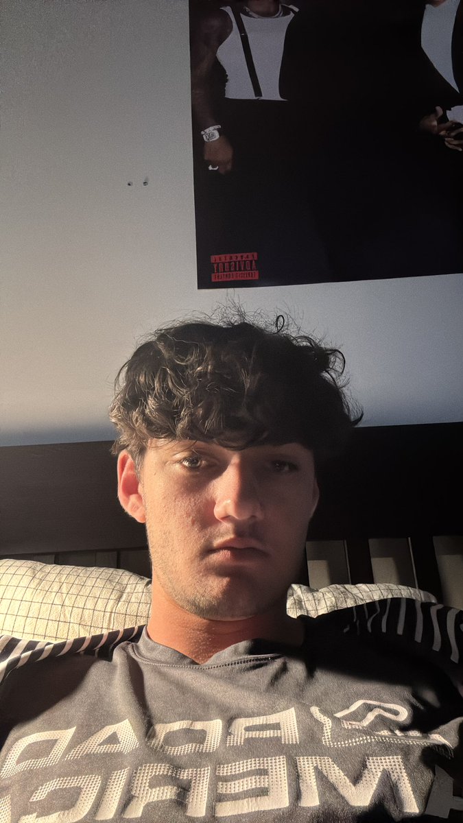 Wanna fart up my nose💨