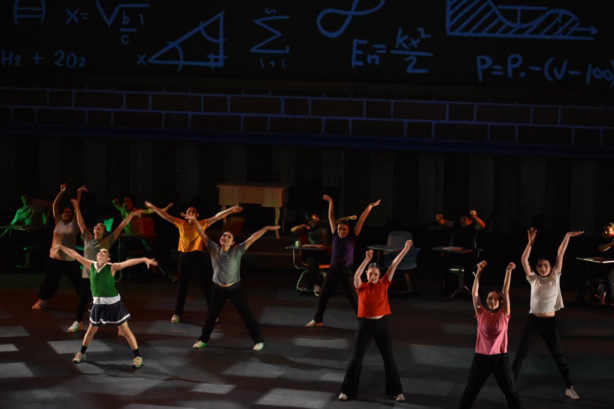 Comenzamos con Dear Prudence! 💜🌌

Todo comienza desde un salón de clases, donde Prudence, una alumna soñadora y estudiosa busca nuevas formas de vivir la vida desde la historia del arte. 

#DearPrudence #PTDT #ArteyCultura #PrepaTec