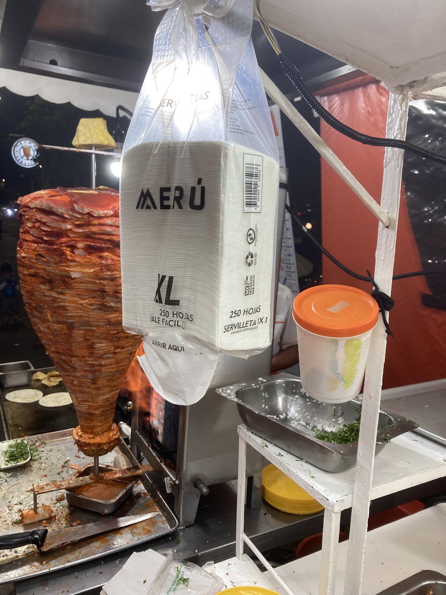 The ingenius #StreetFood napkin distribution system 

#100RandomThingsILoveAboutMexico