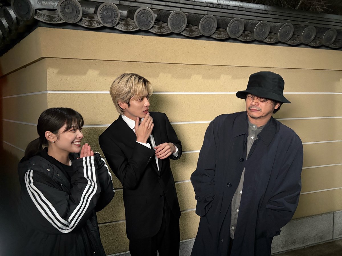 💙#恋は闇 🧡

葬儀帰りの2人を
後ろから怪しく見つめる人影…😱😱
#萩原聖人 さん
怪しすぎますって💥

第3話で謎の男さんの正体が
ついに明らかに👀‼

TVerでは第1・2話を無料配信中📱
🔗bit.ly/koiyami_ntv_SN…

#志尊淳
#岸井ゆきの 
📢【第3話】4月30日(水)よる10時