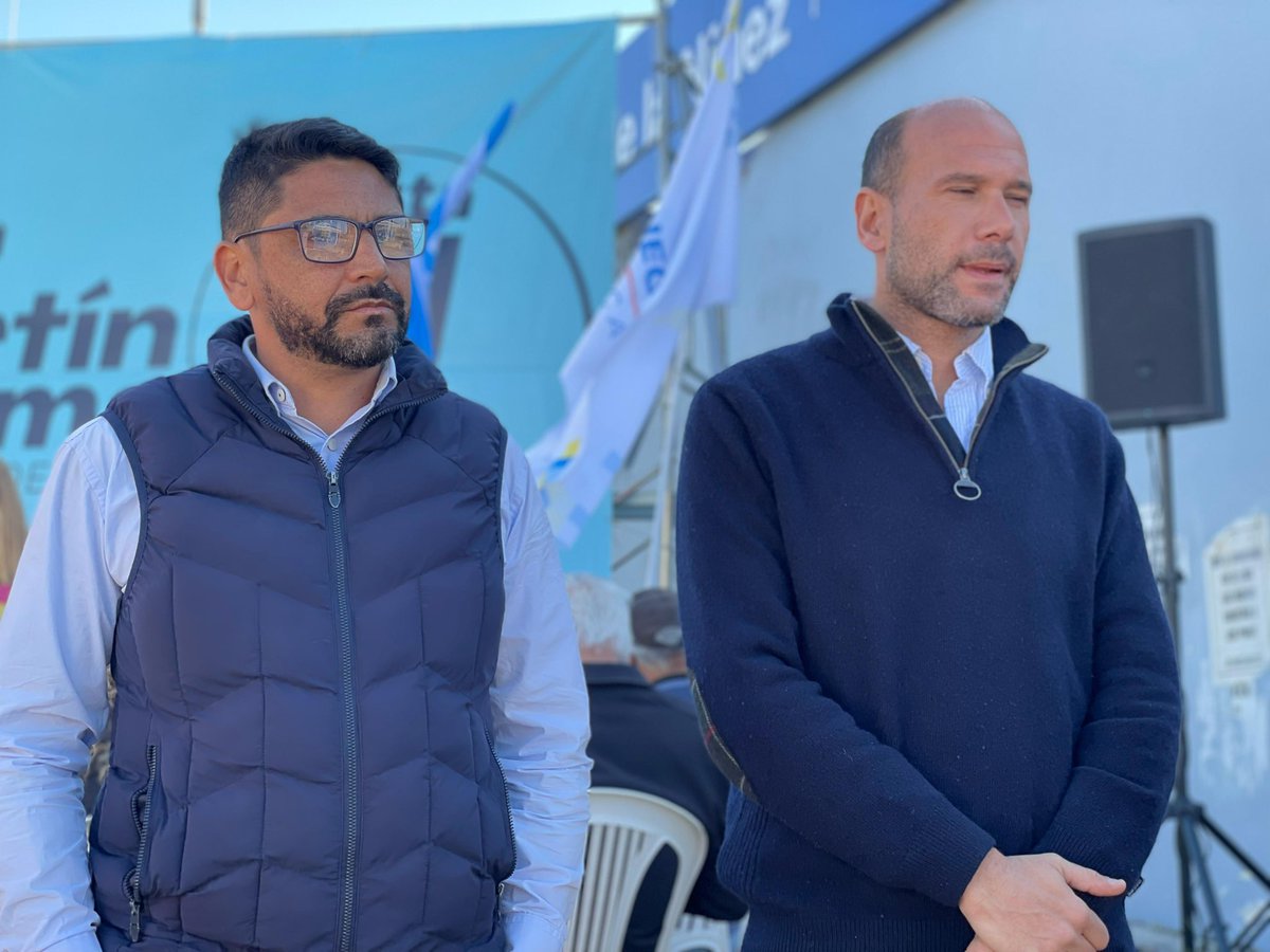 diegonunezuy's tweet photo. Hoy, en nuestro evento en el Municipio F, tuve el honor de compartir con @MartinLemaUy candidato a Intendente. ¡Juntos seguimos adelante, trabajando por el futuro que merecemos! 🙌🏻✔️ https://t.co/tdPuowmVc9