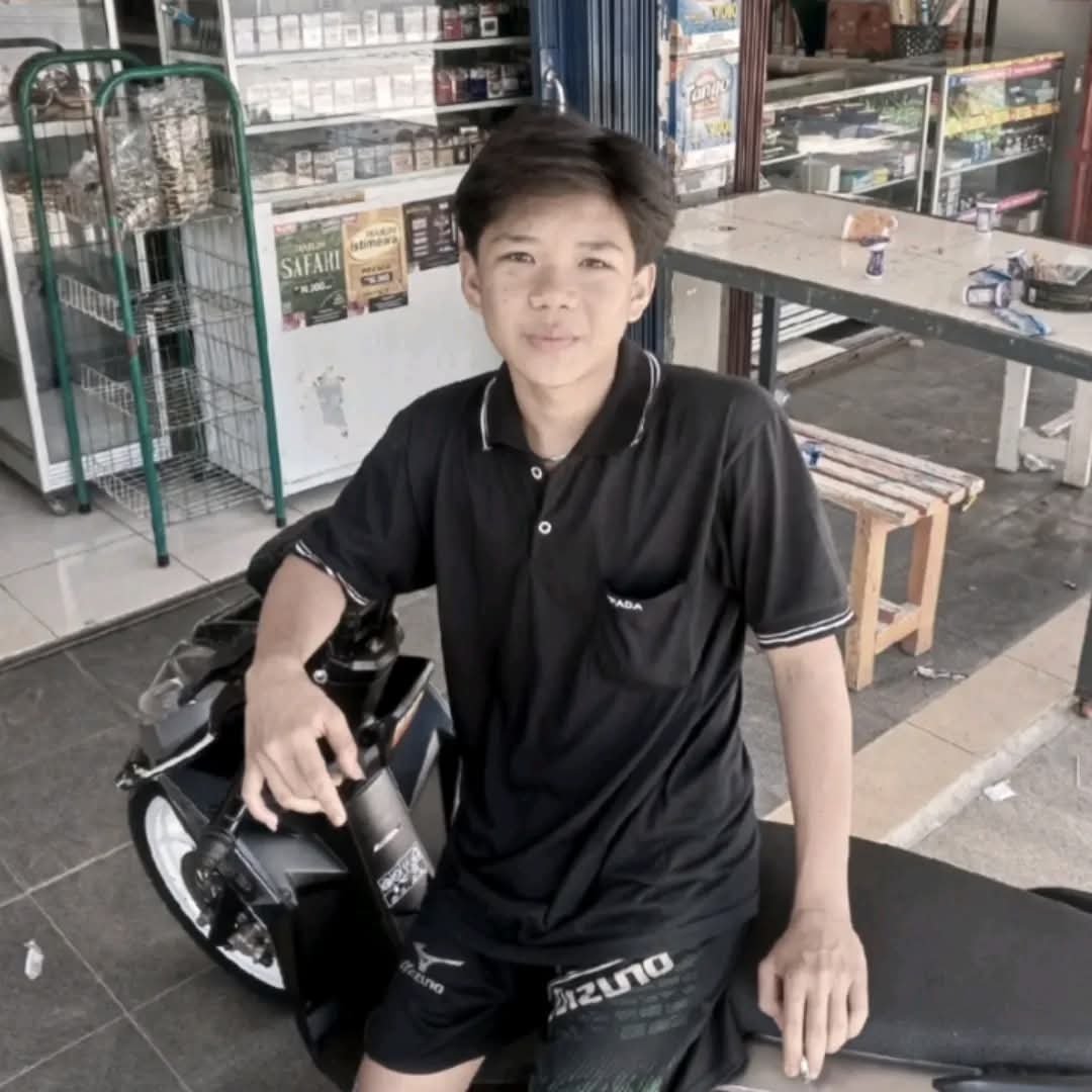 Jngn karena aku hitam, lalu kau jadikan aku kekasih gelap 🗿